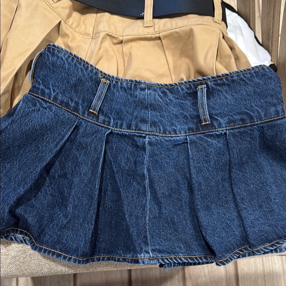 Mickey Mouse Graphic Tee and Denim Skirt Set - Picture 4 of 6